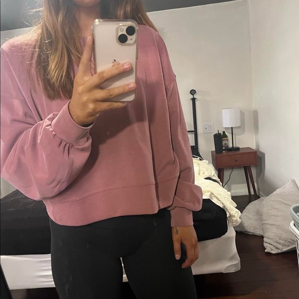 💗. LULULEMON PERFECTLY OVERSIZED CREW